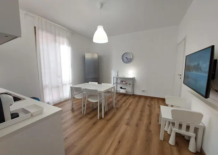 Cortile 5 Apartment *